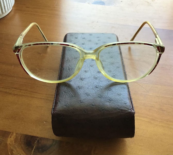 Vintage Frames Carousel 1