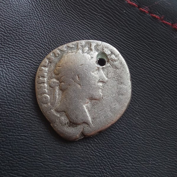 #o062# Roman silver denarius coin of Antoninus Pius from 151-152 AD Carousel 2