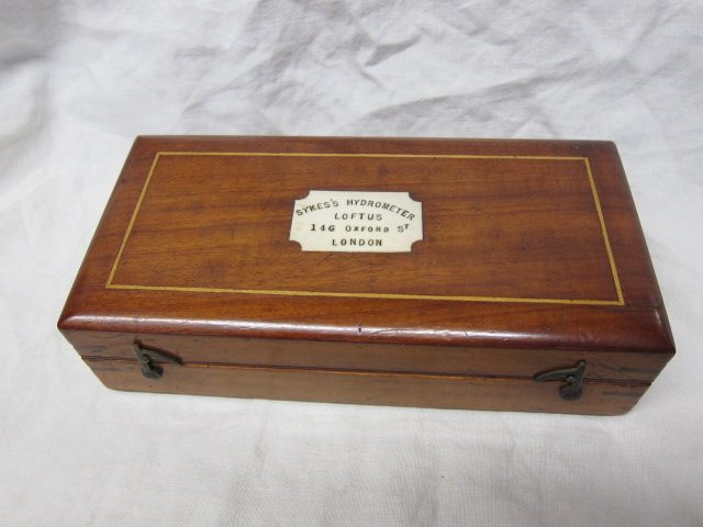 *A Late 19th Century Sikes's Hydrometer Set in Wooden Display Case - 7776 Carousel 2