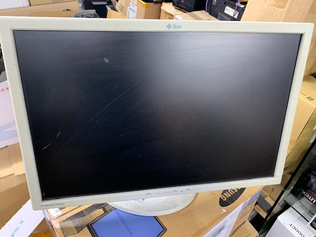 22 inch LCD Monitor With Stand VGA DVI Can USE HDMI Carousel 2