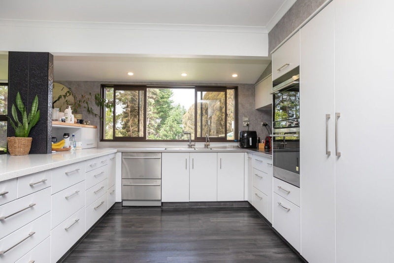 Substantial Lifestyle Property64579916511619112