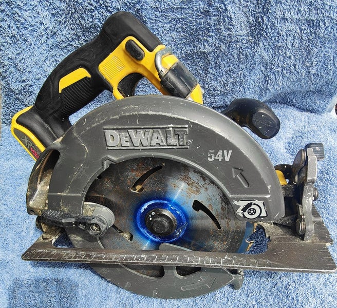 DeWALT Flexvolt 54V Brushless Circular Saw 184mm DCS575 Carousel 1