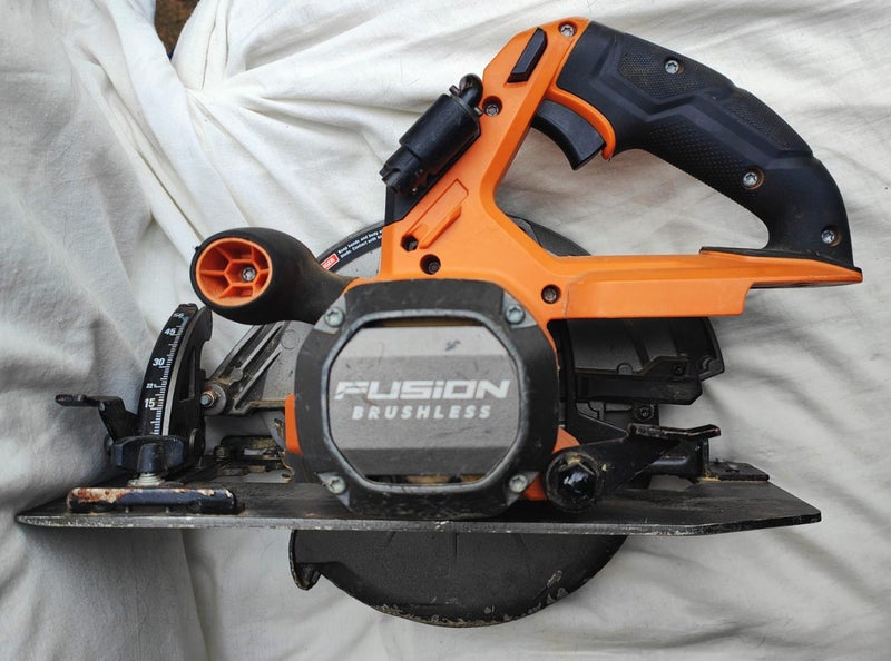 AEG Fusion 18V 184mm Brushless Circular Saw Carousel 2