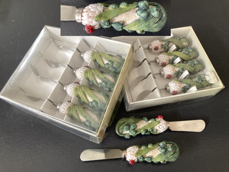 Clover & ladybird afternoon tea set, 4 cake forks, 4 teaspoons, 2 spreaders, new Carousel 1