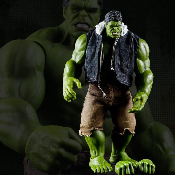 Marvel Incredible Hulk Green Giant 42CM Premium Action Figure Carousel 1