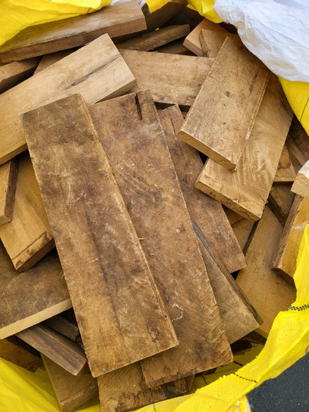 HOBBYIST / ENTHUSIAST / - HARDWOOD OFF CUTS - 1m3 BAG - TS6491 Carousel 2