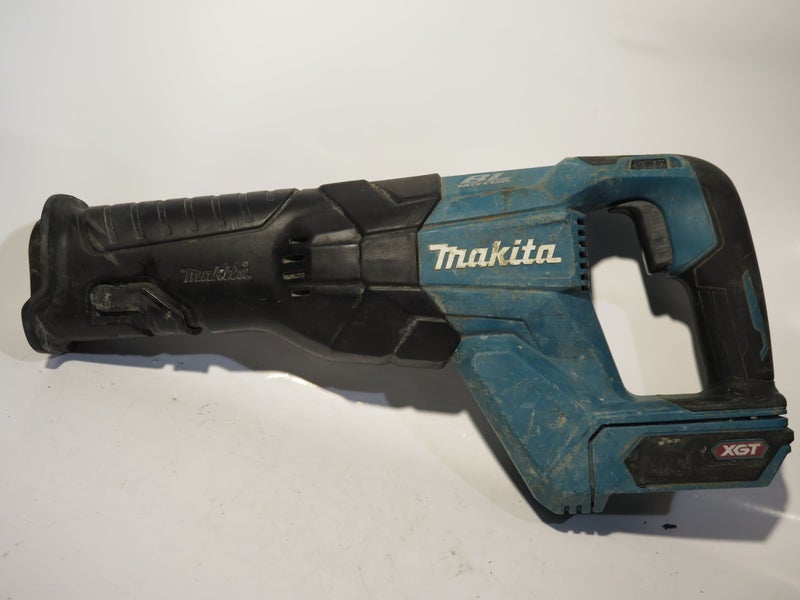 Makita 40V Cordless Brushless Reciprocating Saw JR001G Carousel 2