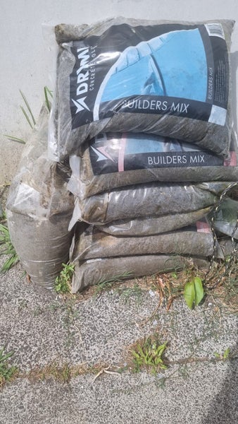 Building material concrete aggregate mix. concrete mixer. [Manurewa Carousel 1