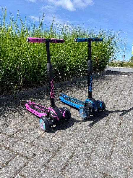 MADD GEAR ZINGER 3 WHEELED SCOOTER BLUE Carousel 3