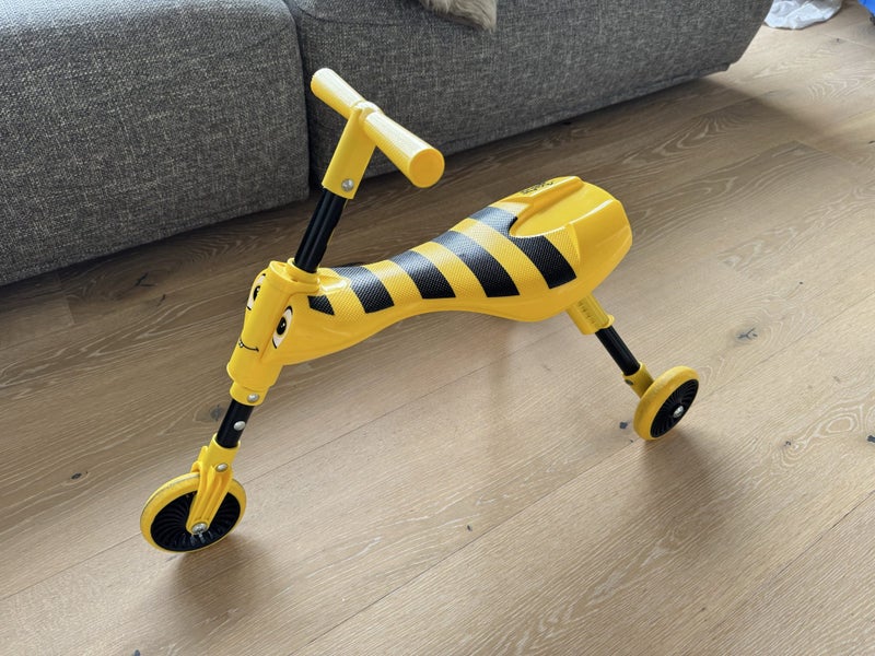 ScuttleBug Ride-on Toy Carousel 1