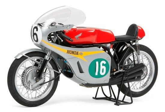 Tamiya - 1/12 Premium Model Honda RC166 GP Racer 1966 wolrld Champion Winner ... Carousel 1