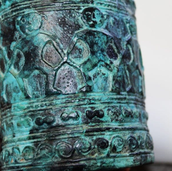+++ AFRICAN BRONZE "CAST HEAD EMBOSSED DECORATIVE FIGURES" LIDDED JAR +++ Carousel 16