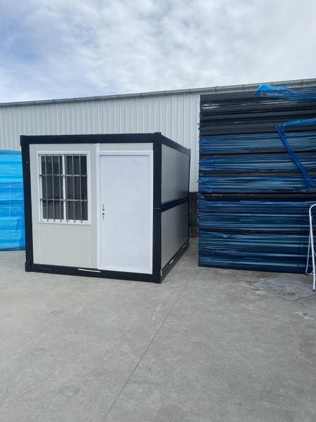 Portable Cabin/Sleepout 10ft Carousel 1