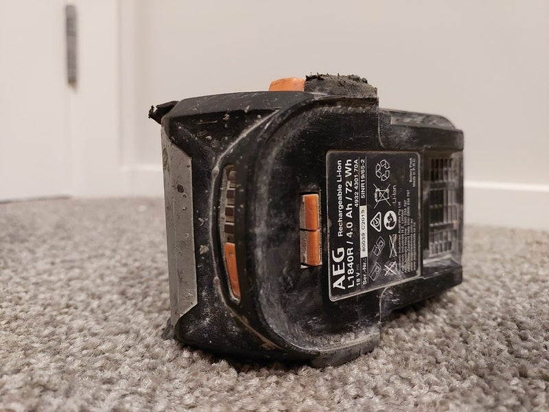 AEG 18V Pro-Li Battery 4.0Ah - Number 2 Carousel 3