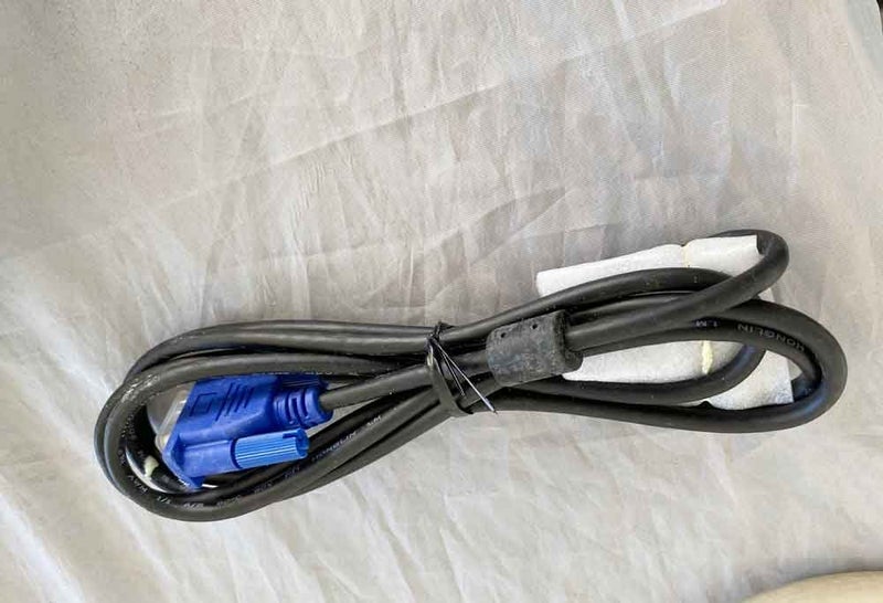 2m VGA Cable Carousel 1