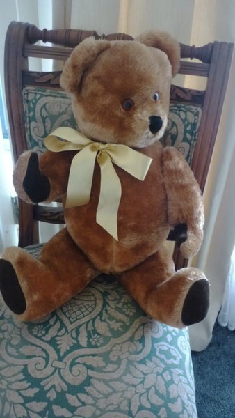 LARGE VINTAGE BEAR + LITTLE ONE Carousel 1