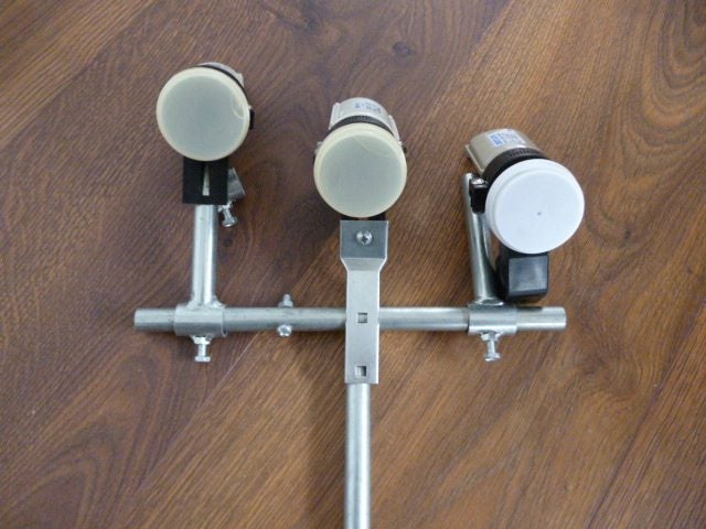 Three LNB MOUNTING bracket Carousel 1