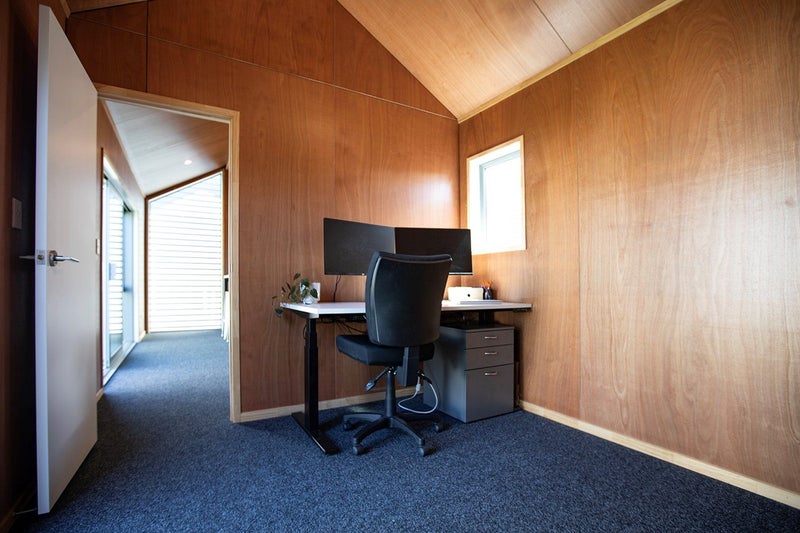 Premium Cabin - 27m262936674175747114
