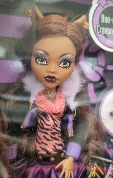 Monster High Creeproductions Clawdeen Wolf Doll Carousel 2
