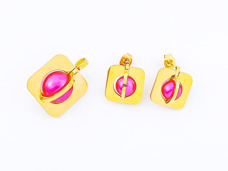 Gold-Plated Pearl Earrings and Pendant Set Carousel 2