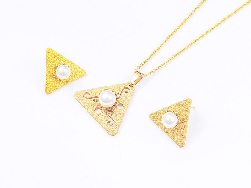 Gold-Plated Pearl Earrings and Necklace Set Carousel 1