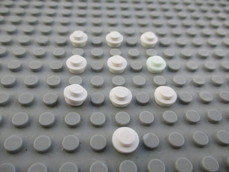 1x1 Stud Round White Plates x 10 Carousel 1