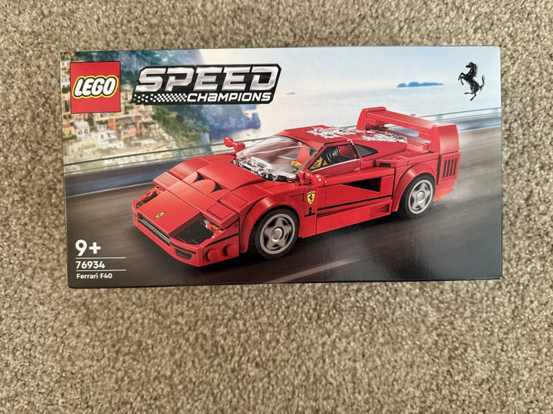 LEGO Speed Champions 76934 - Ferrari F40 Carousel 1