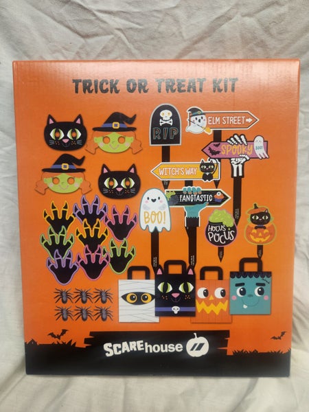 Trick Or Treat Kit With Signs, Stakes, Masks, Loot Bags Spiders,Foot Prints Etc Carousel 1