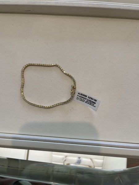 2.46 Carat Diamond Tennis Bracelet in 10kt Yellow Gold Carousel 7