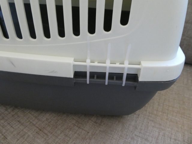 Cat Carry Cage - Front Loader - Light Grey / Dark Grey- Medium/Large (#85) Carousel 4