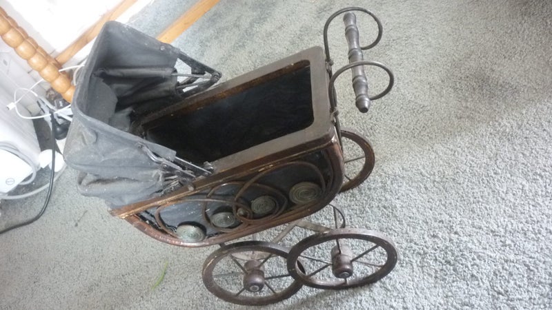 SMALL DOLL'S PRAM Carousel 2