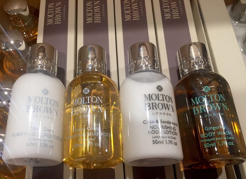LUXURY «MOLTON BROWN» BATHROOM ACCESSORIES SET: SHAMPOO, BODY WASH, LOTION Etc. Carousel 1