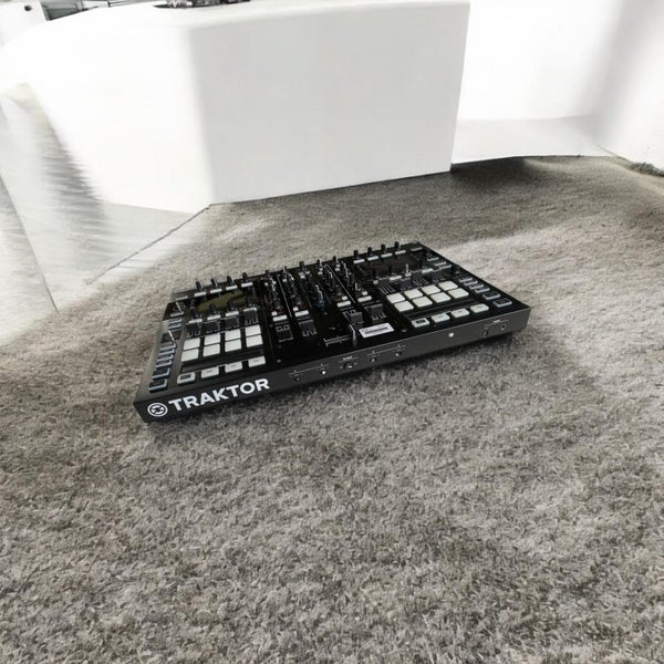 TRAKTOR KONTROL S8 Carousel 1