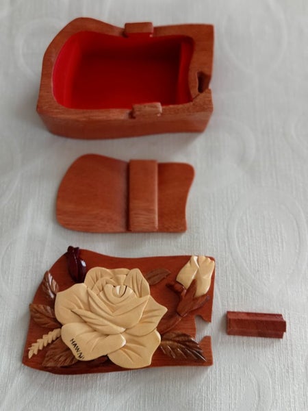 ***NEW, Petite Jewellery/Treasure Box, White Rose Design, Great Gift!*** Carousel 9