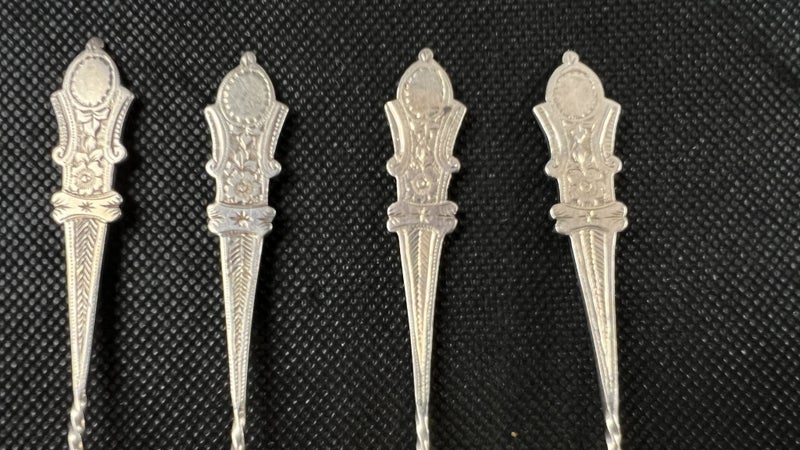 Set of Four 1906 Antique Sterling Silver Fancy Teaspoons - Lot Y795 Carousel 2