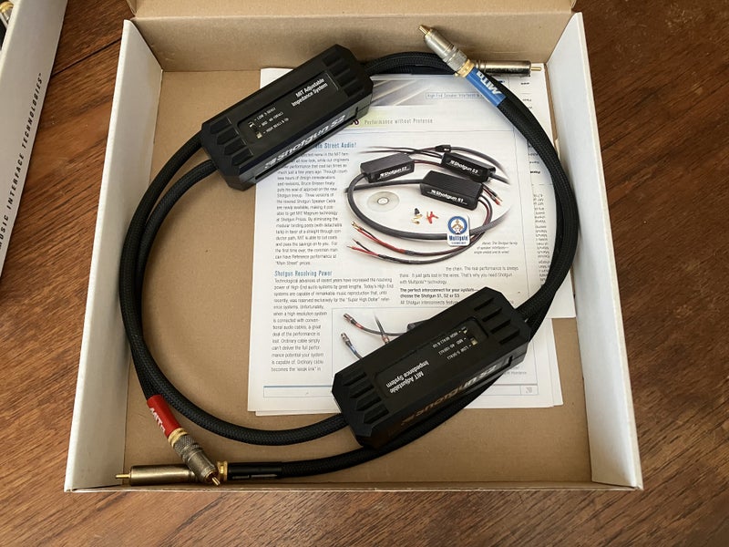 MIT Shotgun S2ic 1 meter interconnect cables. Carousel 2
