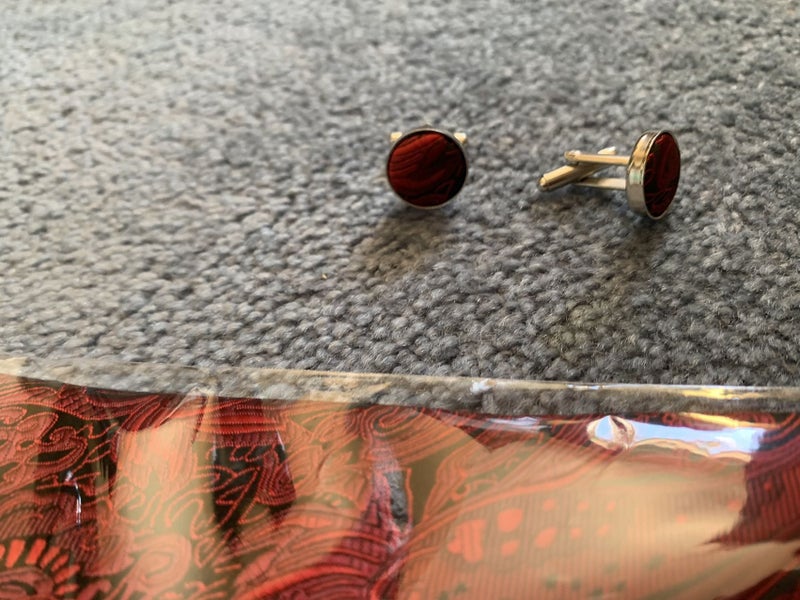 RED TIE SET - ONE TIE, 2 SLEEF BUTTON, ONE handkerchief63614957041666111