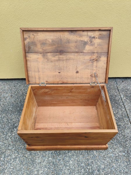 Solid Rimu Blanket Box Carousel 2