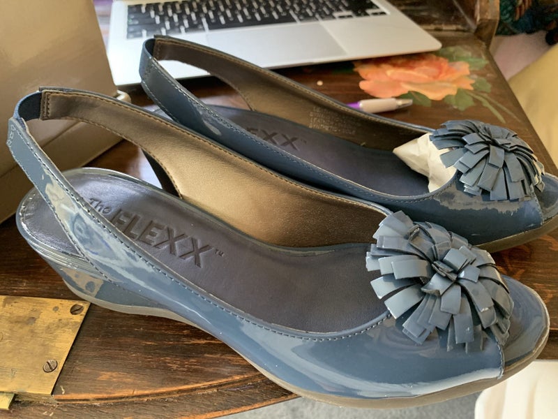 THE FLEXX BLUE LEATHER SHORT HEELS WITH FLOWERS SIZE 38 Carousel 1