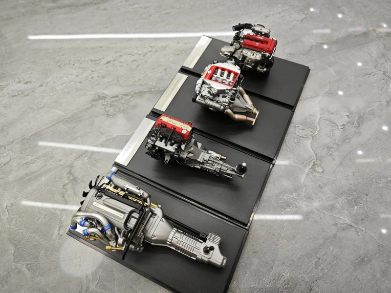 1:18 Honda F Series S2000 Engine Model Carousel 11