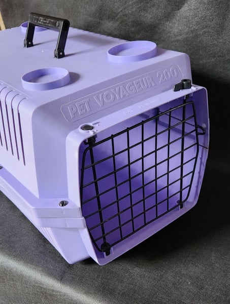 Pet Carrier Carousel 1
