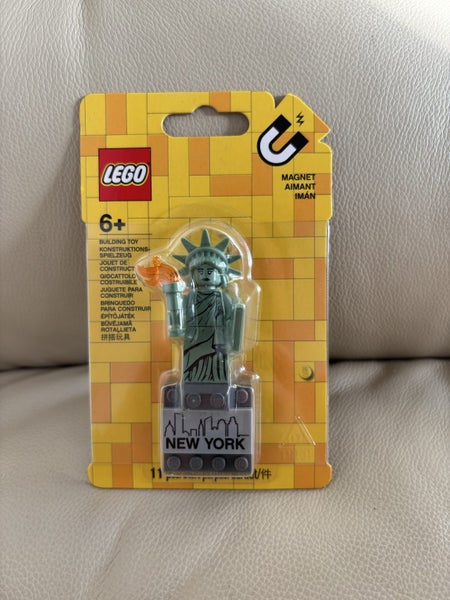 LEGO 854031 - Statue of Liberty Magnet ~RETIRED~! Carousel 1