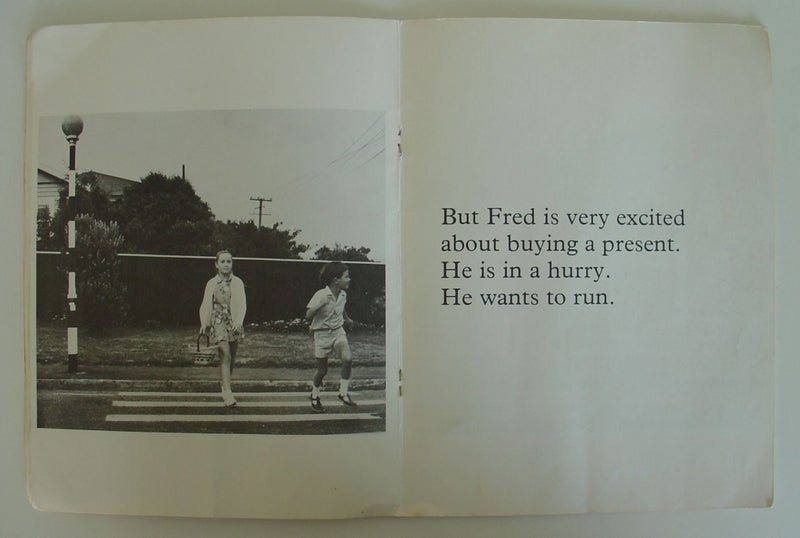 Fred Crosses The Road 1970s MOT Road SafetyBooklet Carousel 5