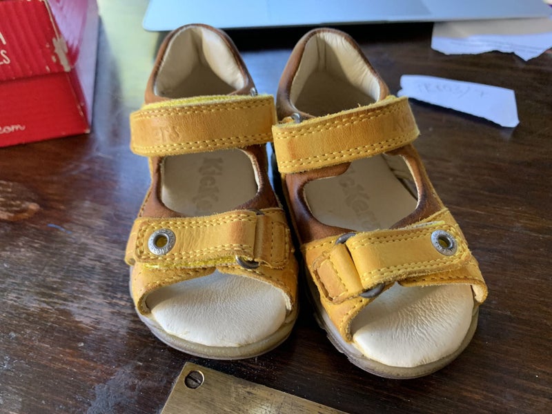 KICKERS BOYS BROWN AND YELLOW SANDALS SIZE 19 Carousel 2