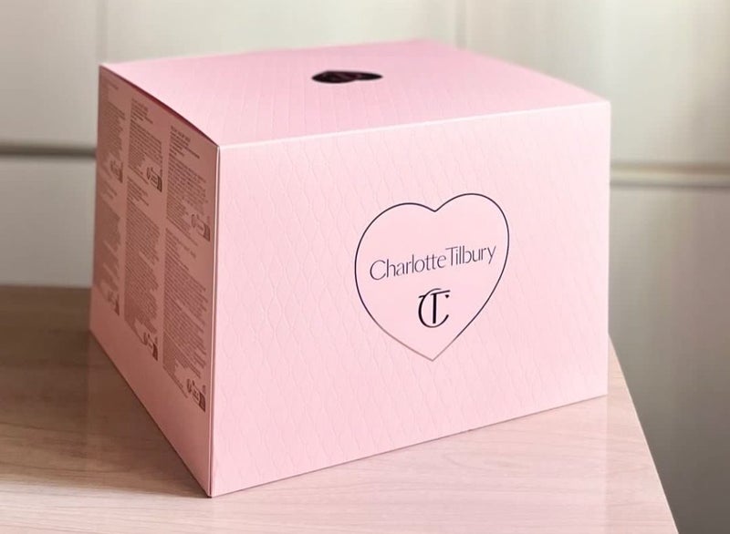 NEW CHARLOTTE TILBURY LIMITED EDITION MAKE UP SET 13 ITEMS FULL SIZE VANITY BOX Carousel 4