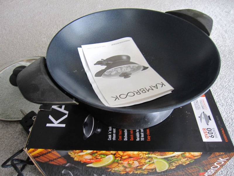 Kambrook Essentials Wok 5L Electric Wok non stick with lid , KEW5BLK Carousel 1