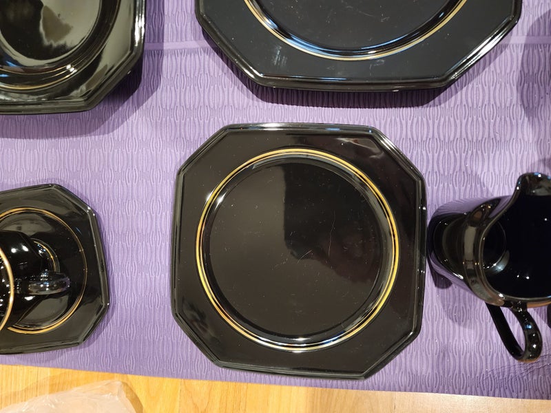 Dinner Set - 6 piece - black and 18ct gold Carousel 7