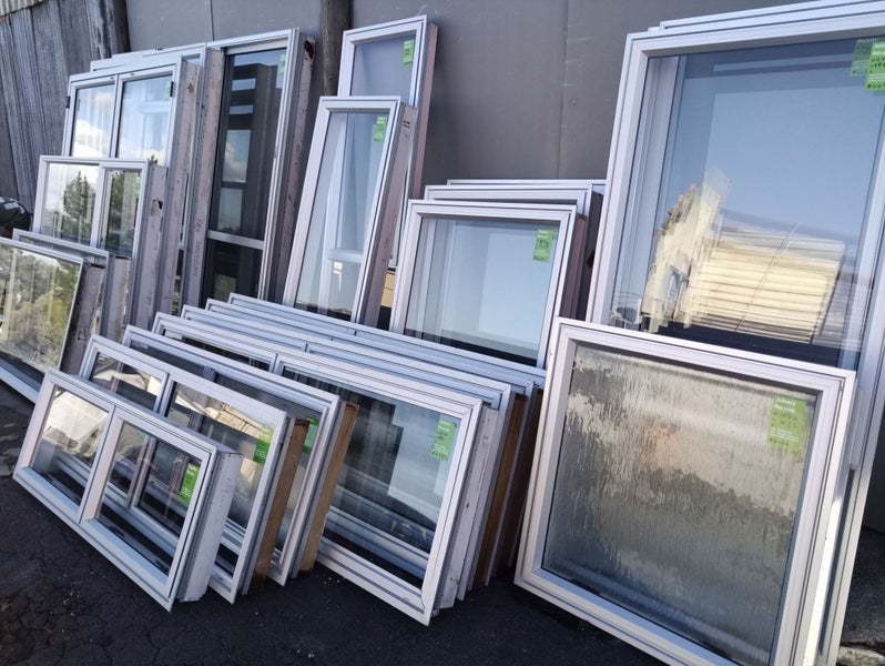 HOUSE LOT SILVER ALUMINIUM JOINERY [#BLK0047 SF] Carousel 2