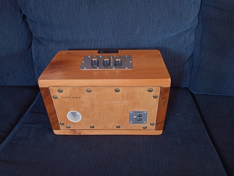 Vintage styled bluetooth desktop stereo system - solid wood! Carousel 5