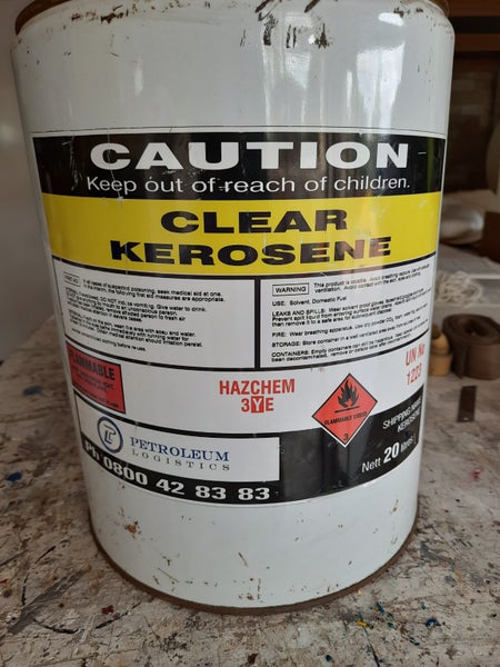Model Turbine Fuel plus 2 cans of Turbine Oil Carousel 1